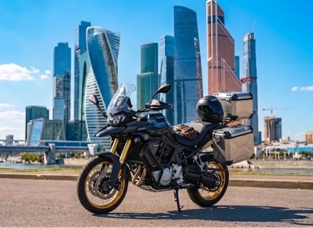 Мотоцикл с кофрами в аренду Москва